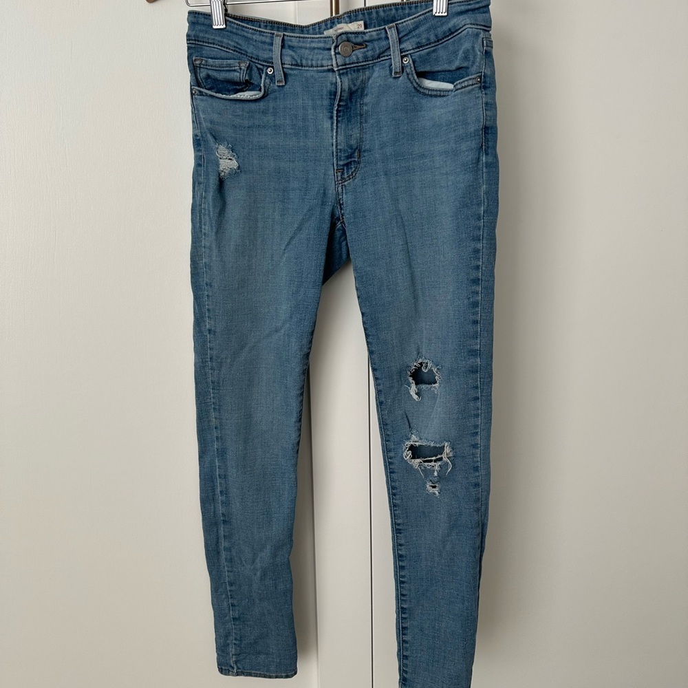 Levi's Women's Light Blue Distressed Skinny Jeans